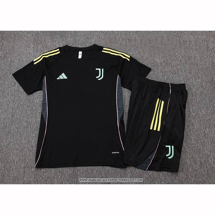 Tuta da Track
 Juventus 25/26 Manica Corta
 Nero
 - Pantaloncini
